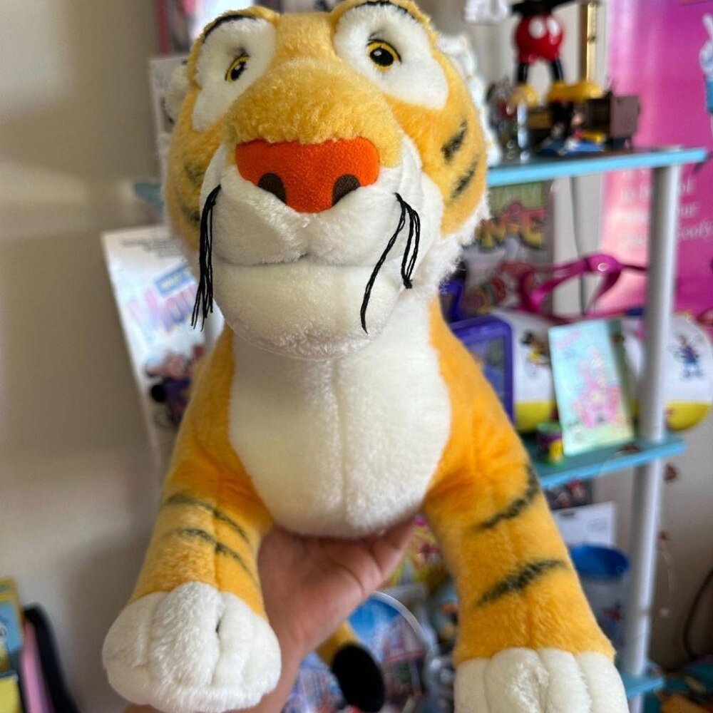 DISNEY STORE EXCLUSIVE RAHJAH PLUSH